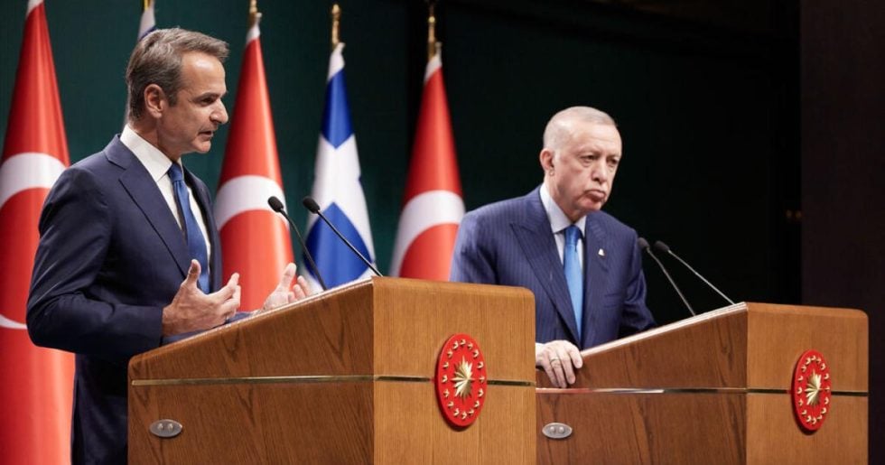 Στην Αγκυρα με 10 υπουργούς